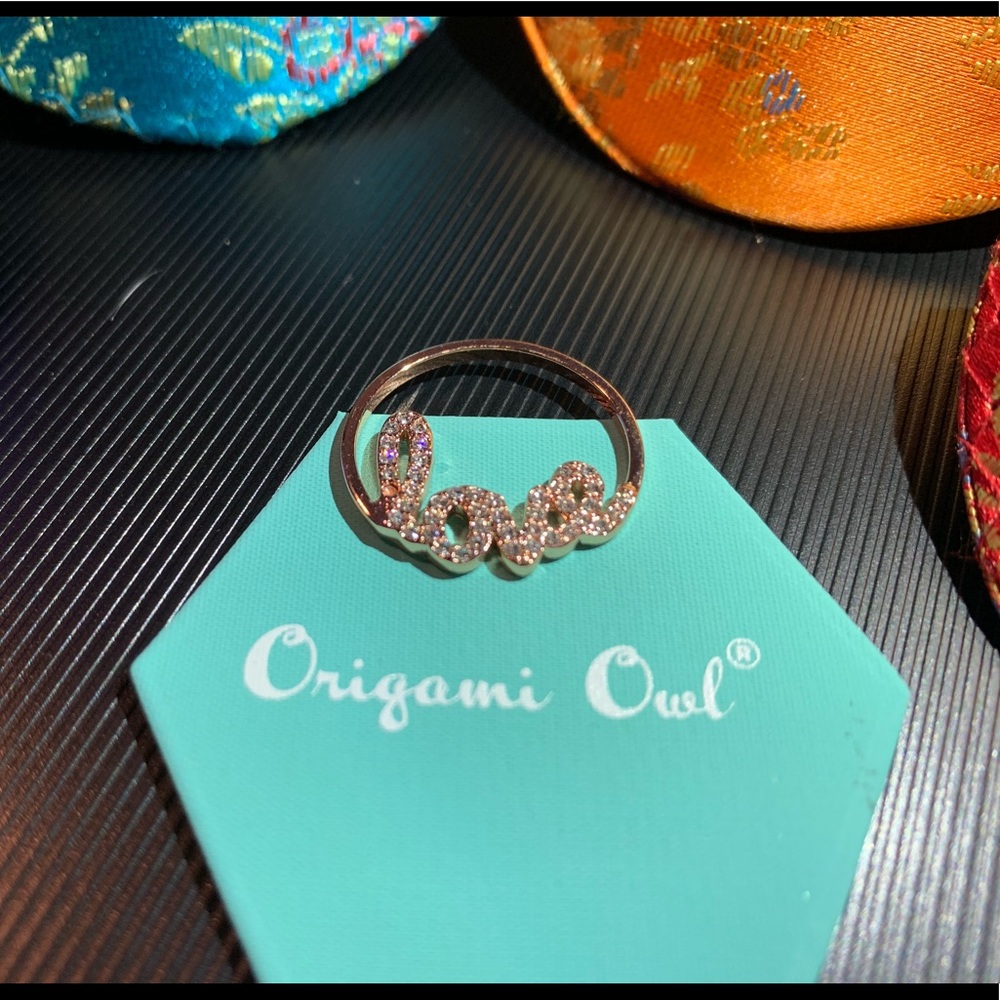 Rose gold Love plate